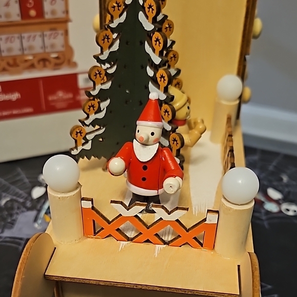 Kurt S. Adler Lighted Wooden Santa & Sleigh Advent Calendar Brand New - Picture 6 of 10